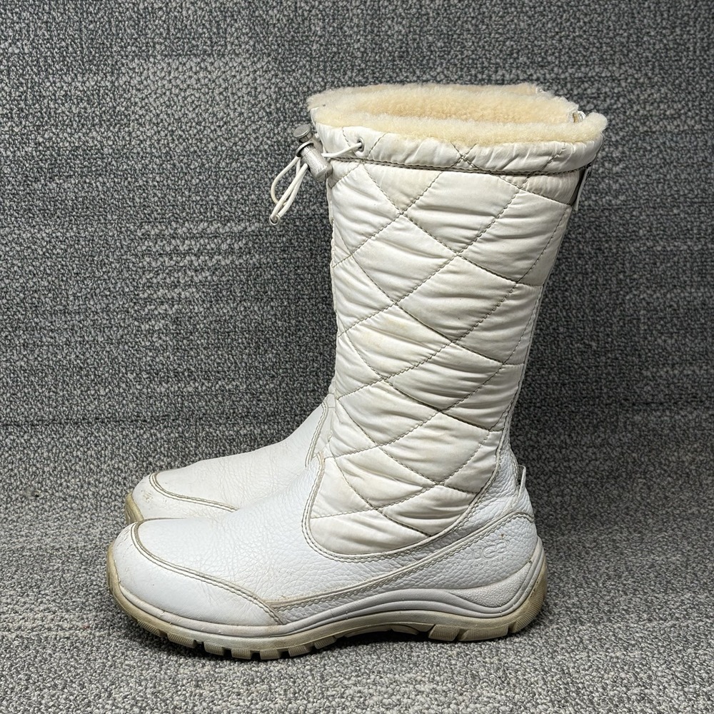 UGG Australia Womens 8 White Quilted Tall Winter Boots Vibram Sole 5184